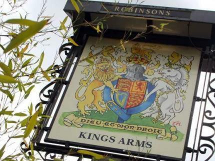 The Kings Arms Acomodação com café da manhã Wilmslow Exterior foto